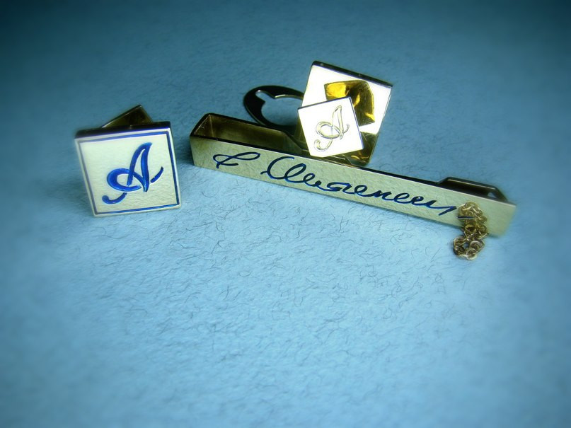 Zaponki-s-gravirovkoj-na-zakaz